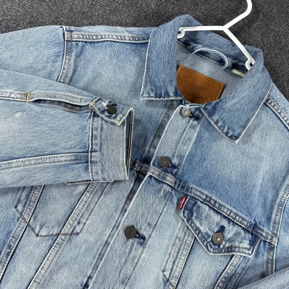 Levi's Trucker Jacket Mens M Medium Light Wash Denim Vintage Fit Premium Blue